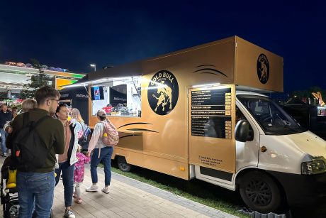 GOLD BULL Grill Club foodtruck'as